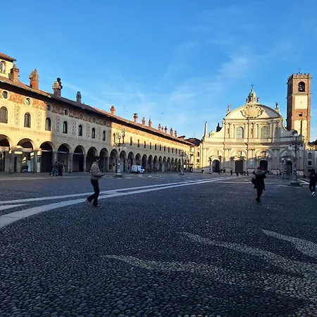 Cascina Mora Bassa 农家乐 维杰瓦诺