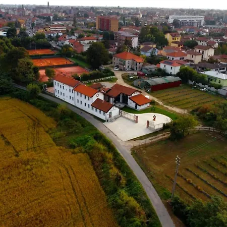 Cascina Mora Bassa Alloggio per agriturismo *